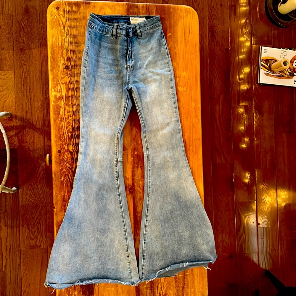 Wish List Womens Bell Bottom Jeans
